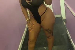 IM AVAILABLE - Image 1